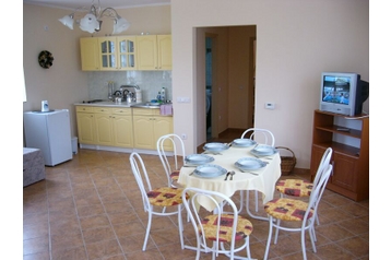 Hungary Privát Egerszalók, Exterior